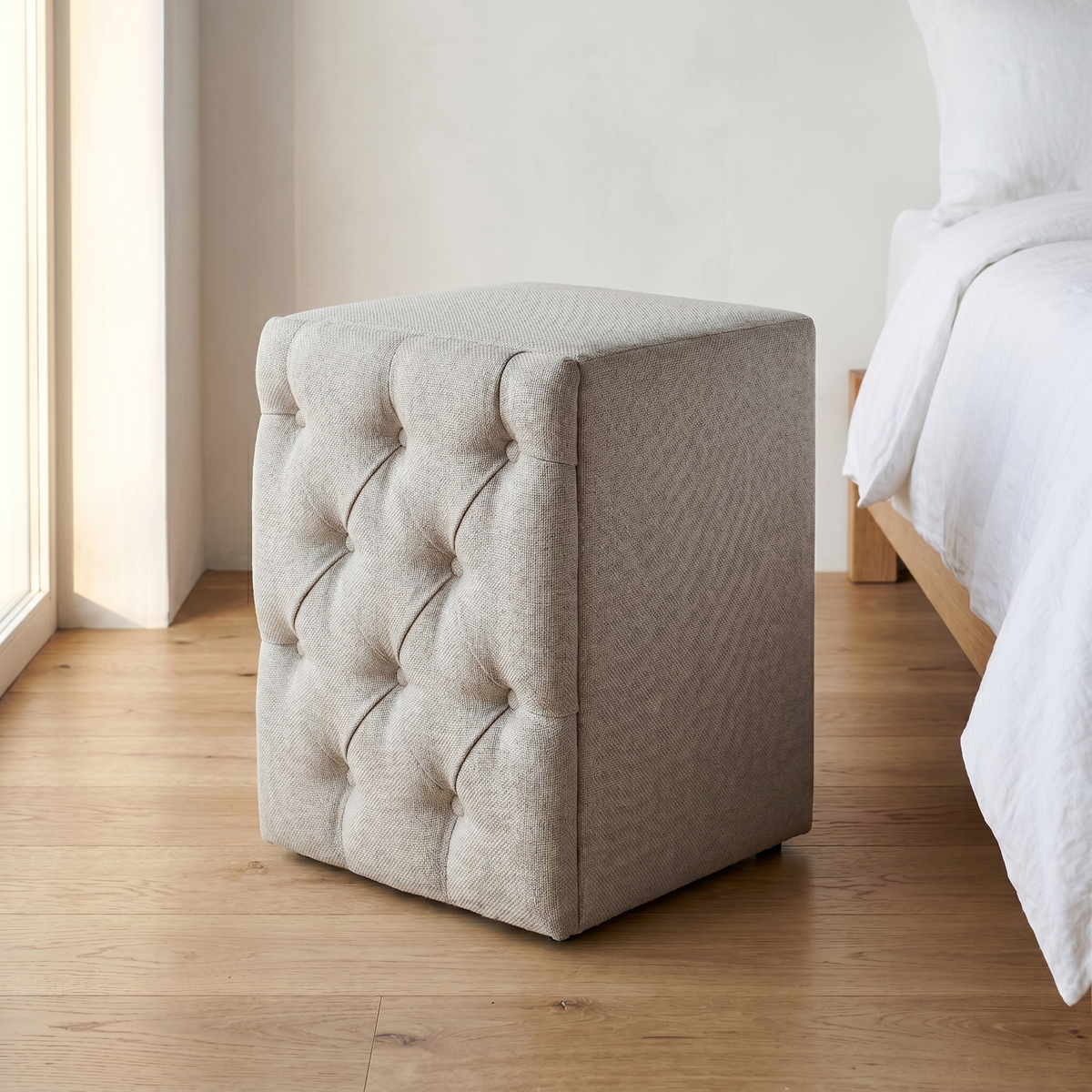 Simpel Chesterfield sengebord 4